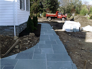 Oak Ridge, NJ - Blue stone walkway - Vreeland Landscapes